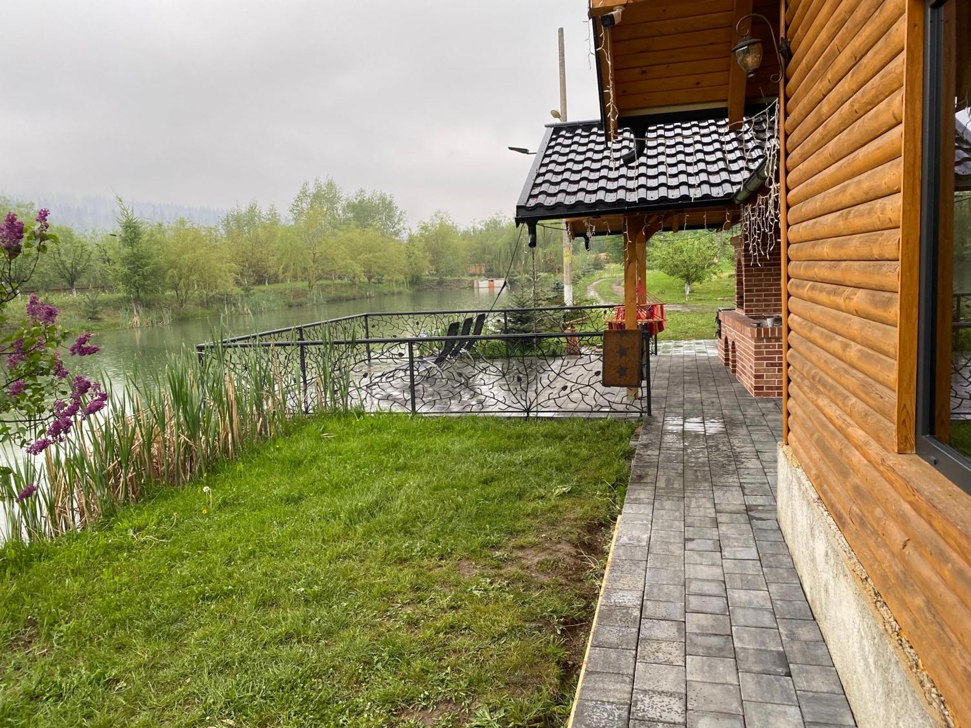 Moonlake Chalet Gainesti Exteriör bild