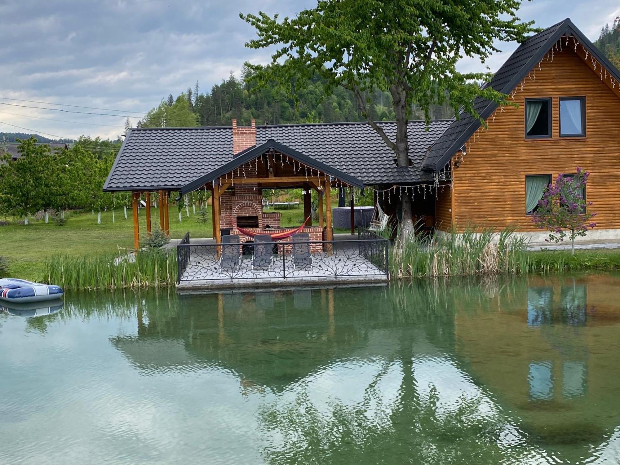 Moonlake Chalet Gainesti Exteriör bild