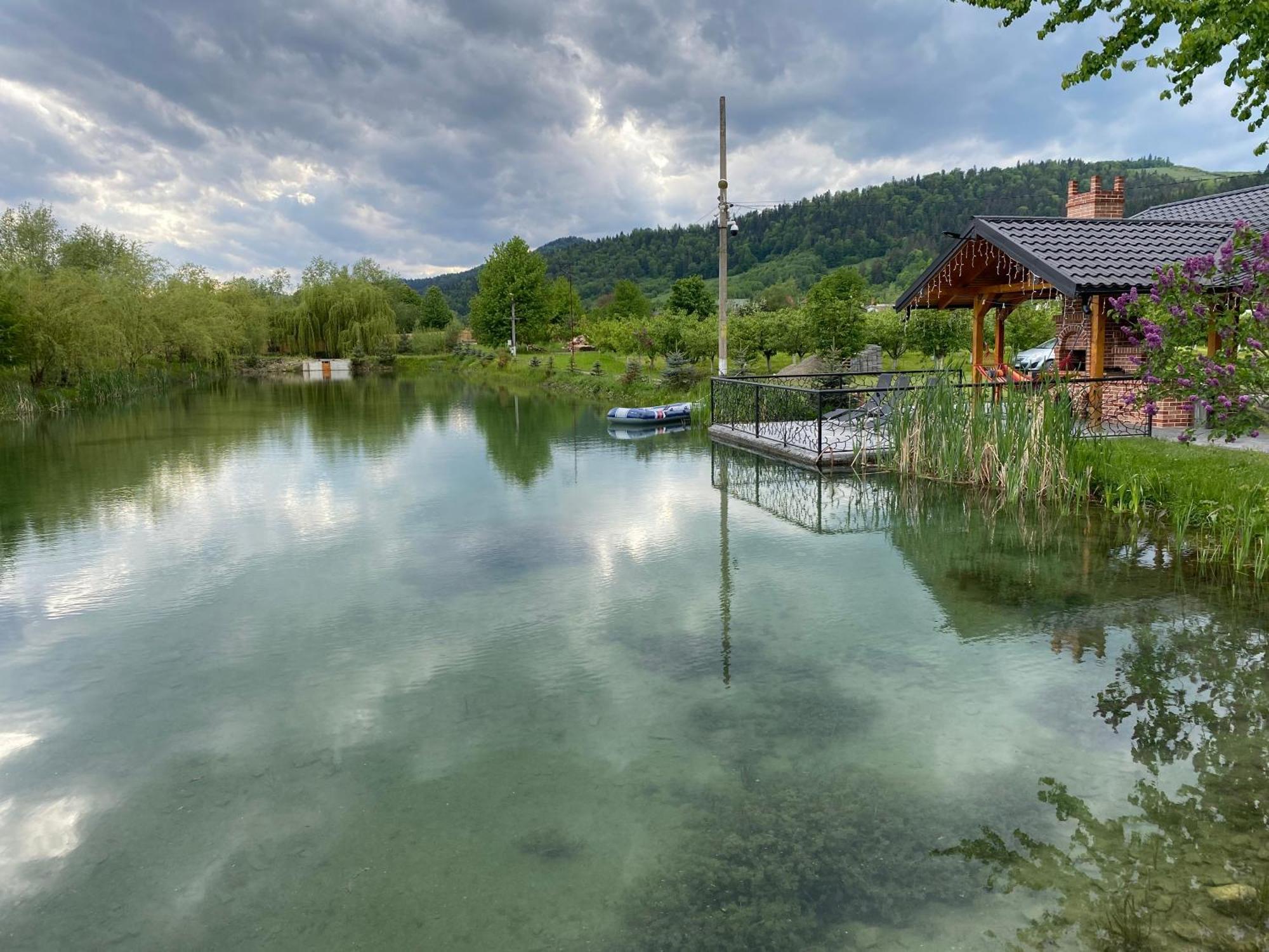 Moonlake Chalet Gainesti Exteriör bild